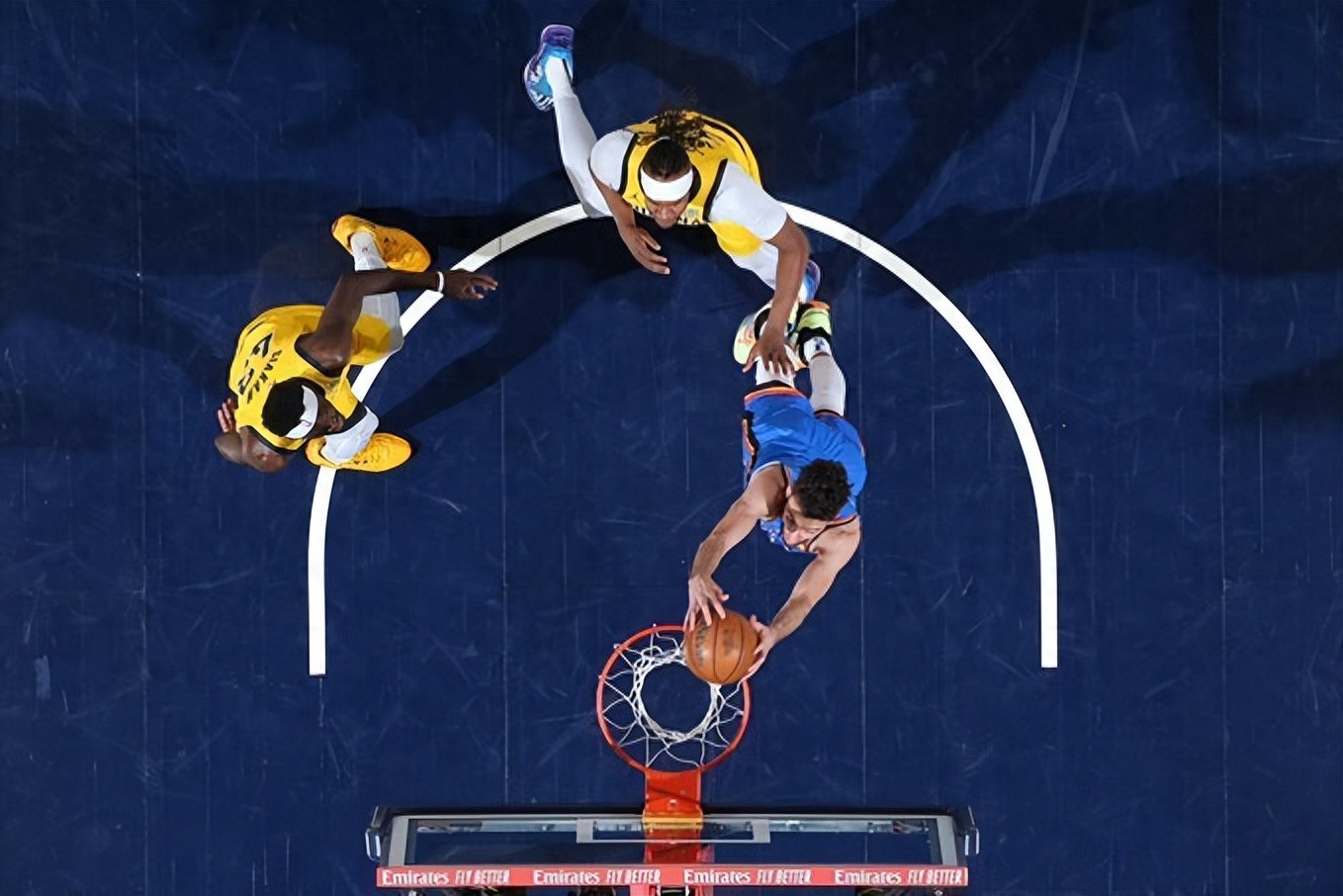 包含今晨NBA总决赛传出新动向，费城76人外线爆发，管理层表态：赛场秩序良好，轮换策略成焦点的词条